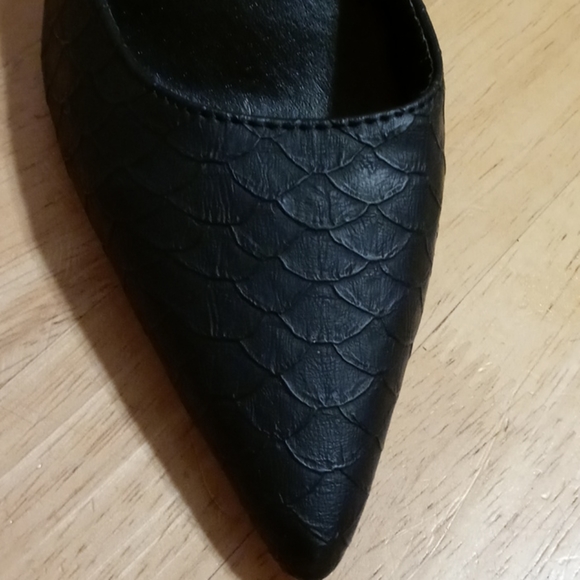 Heels - Picture 2 of 5